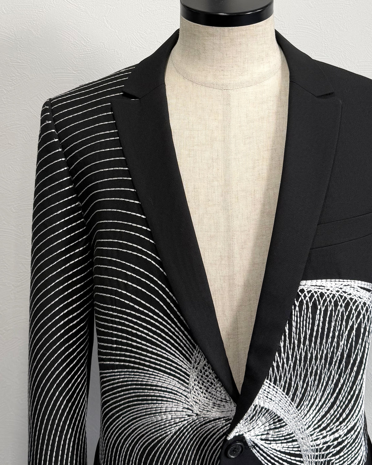 HARRISON WONG / Wool Blazer With Twisted Wavy Lines Embroidery