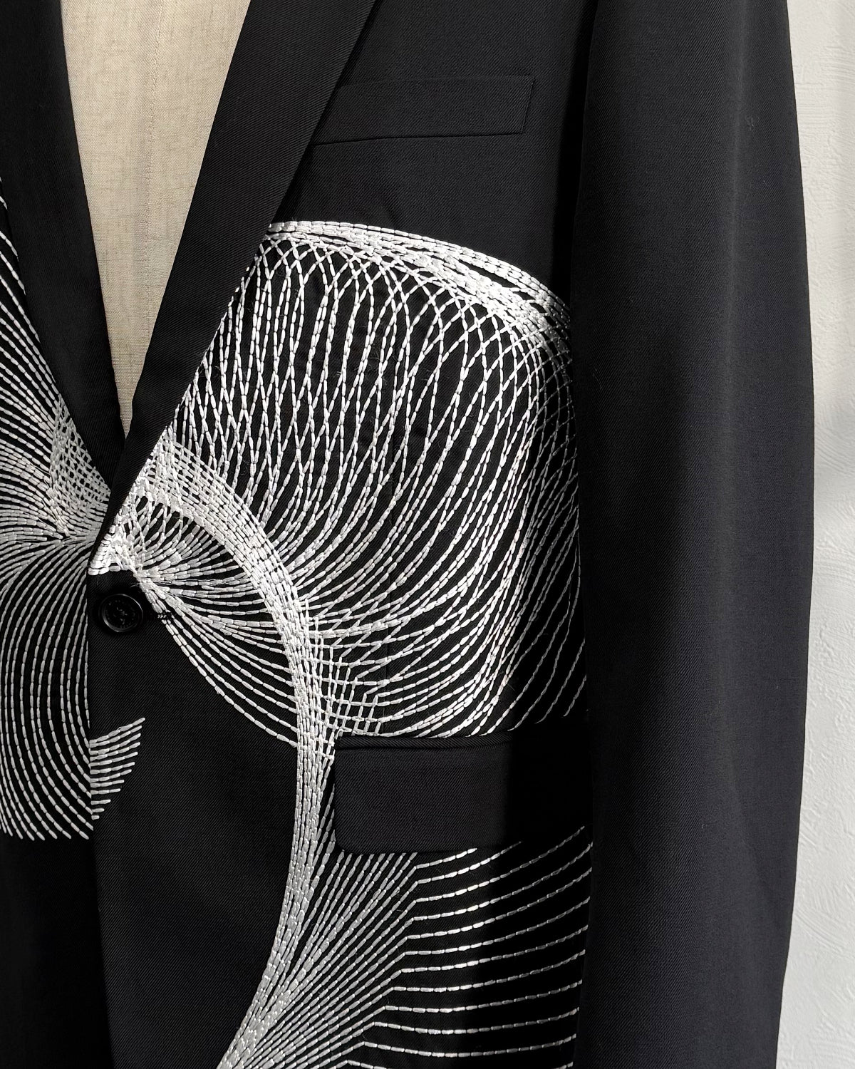 HARRISON WONG / Wool Blazer With Twisted Wavy Lines Embroidery